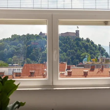 Luxe Penthouse With A Castle View Laibach