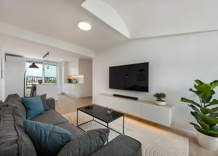 Luxe Penthouse With A Castle View 류블랴나