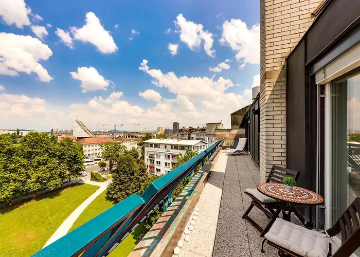 Luxe Penthouse With A Castle View 아파트 류블랴나