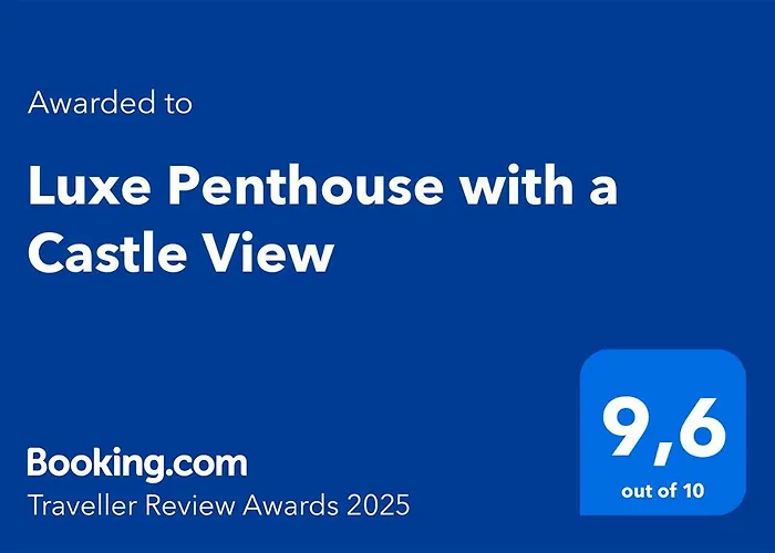 Luxe Penthouse With A Castle View 아파트 *